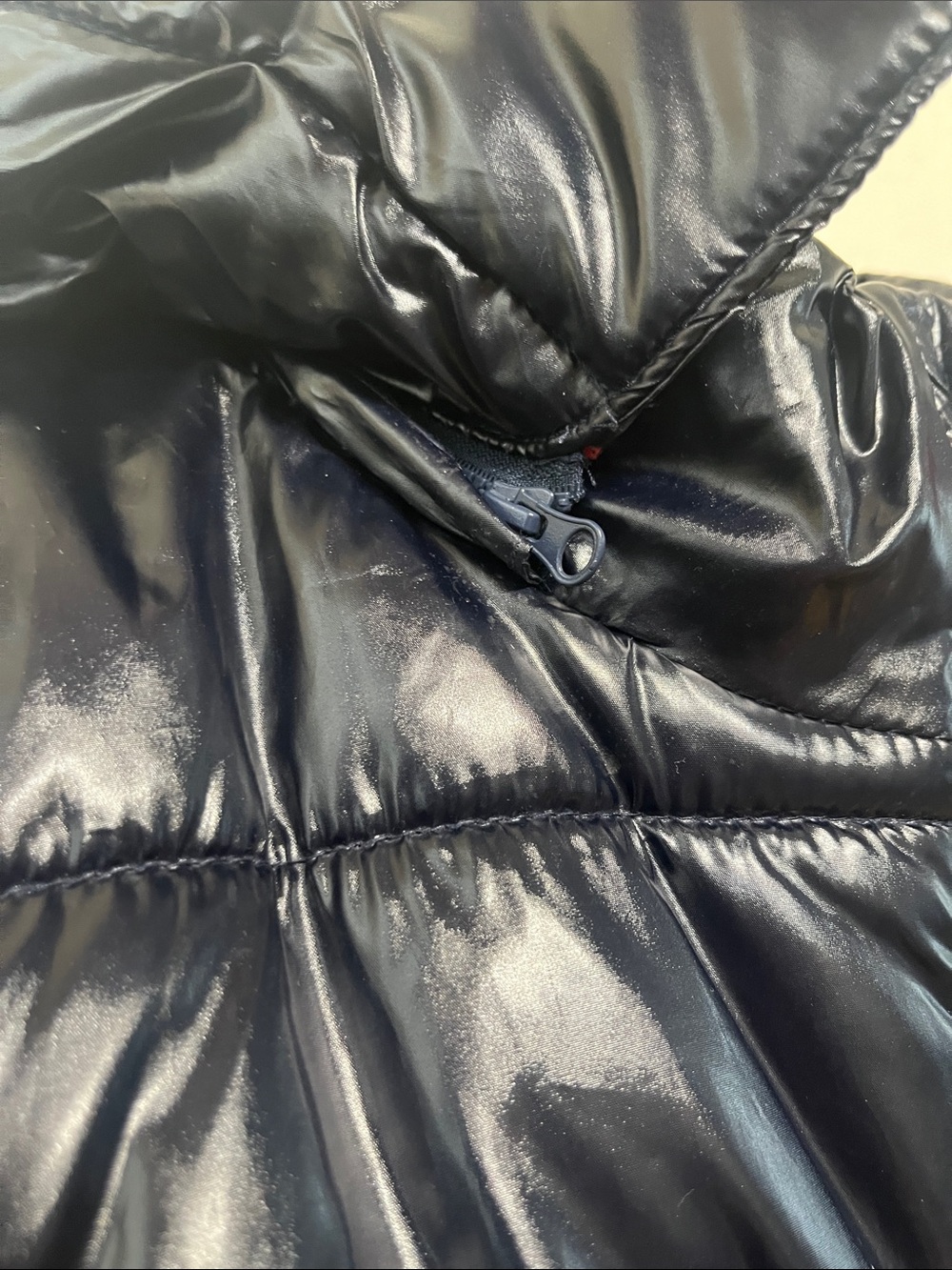 Tommy Hilfiger Youth Big Boy XL 18/20 Black Puffer with Red Hood Lining - Picture 9 of 13